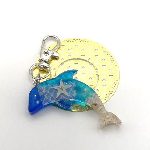 イルカ✨キーホルダー✨レジン✨縁起✨財布✨白蛇の脱け殻