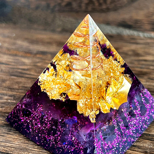 睡眠の質UP】ピラミッド型オルゴナイト アメジスト 金箔入り その他