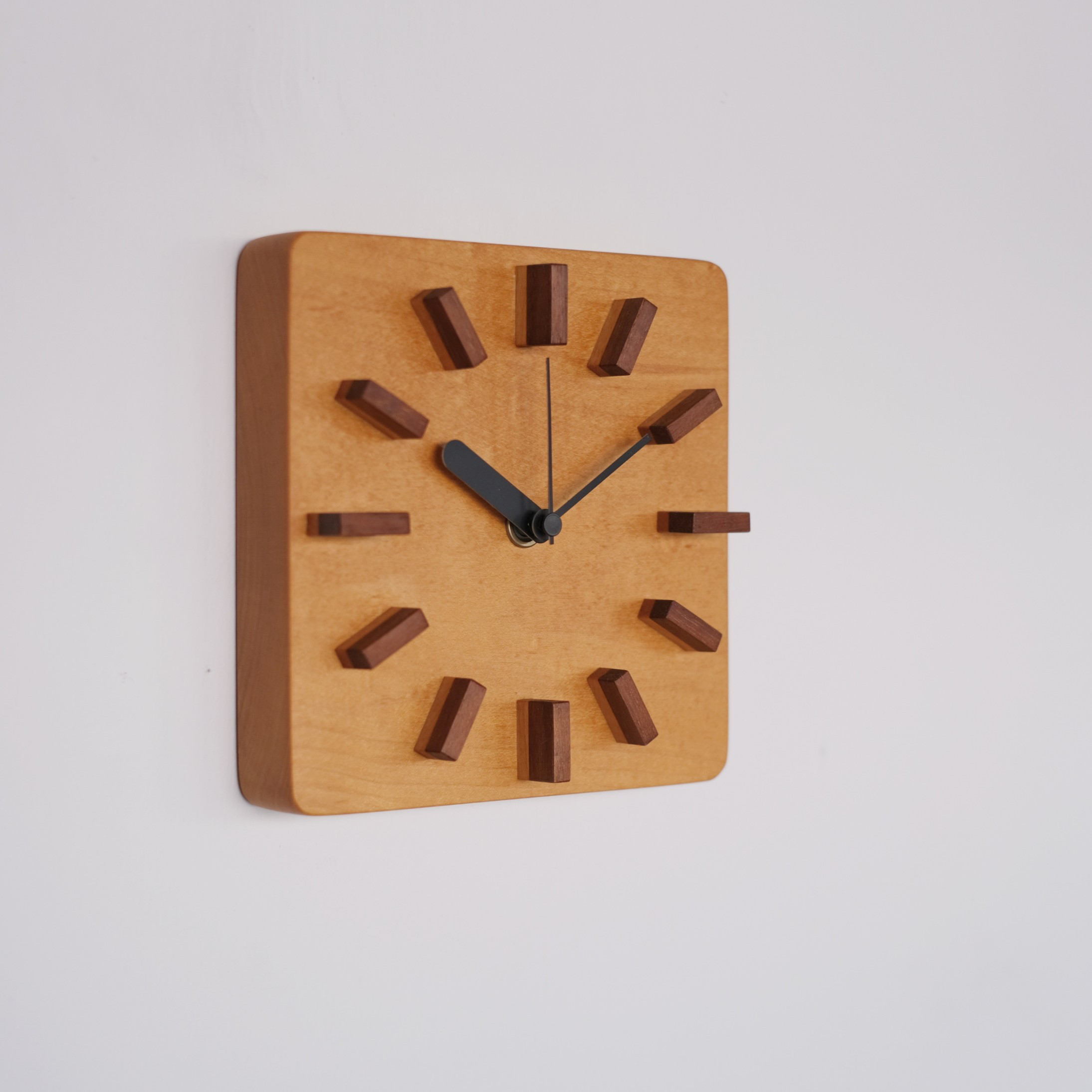 小さな掛け時計　角丸　(ハードメープル)