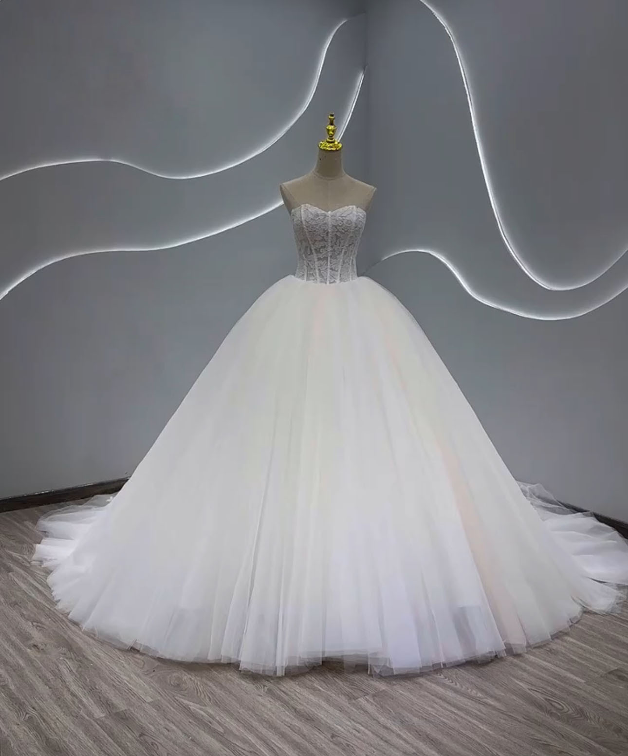 高評価続出！ハートライン　袖無し　背中みせ　多層チュール　白　美しいバックレース 　編み上げ　オーダー可能写真屋結婚式