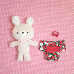 13cmくまのぬいぐるみ(ベージュ・青小花柄) ぬいぐるみ Ricot