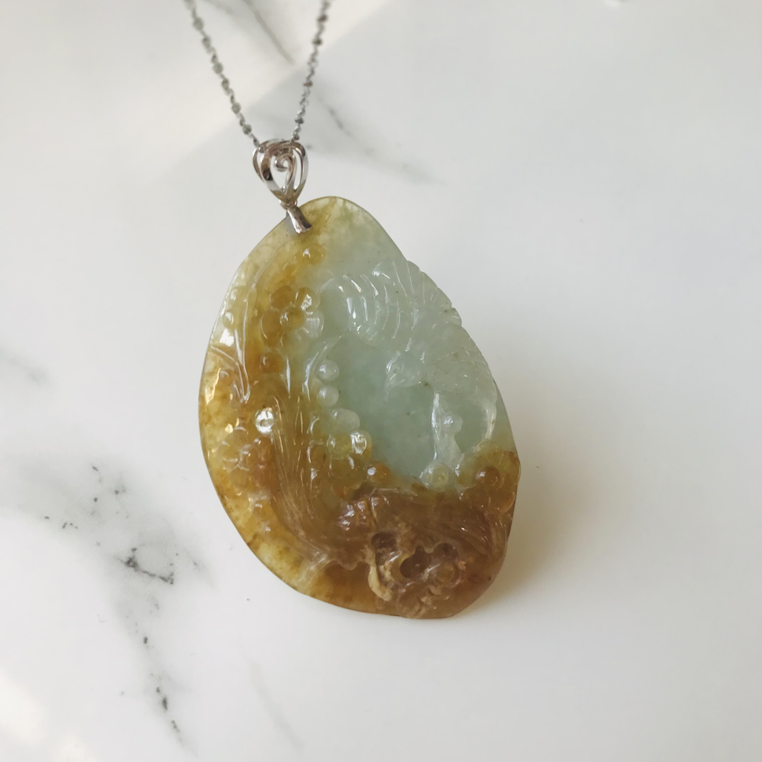 [P280-002］ ジェイド　JADE ヒスイ　本翡翠　ペンダントトップ　天然石　ミャンマー産　カービング