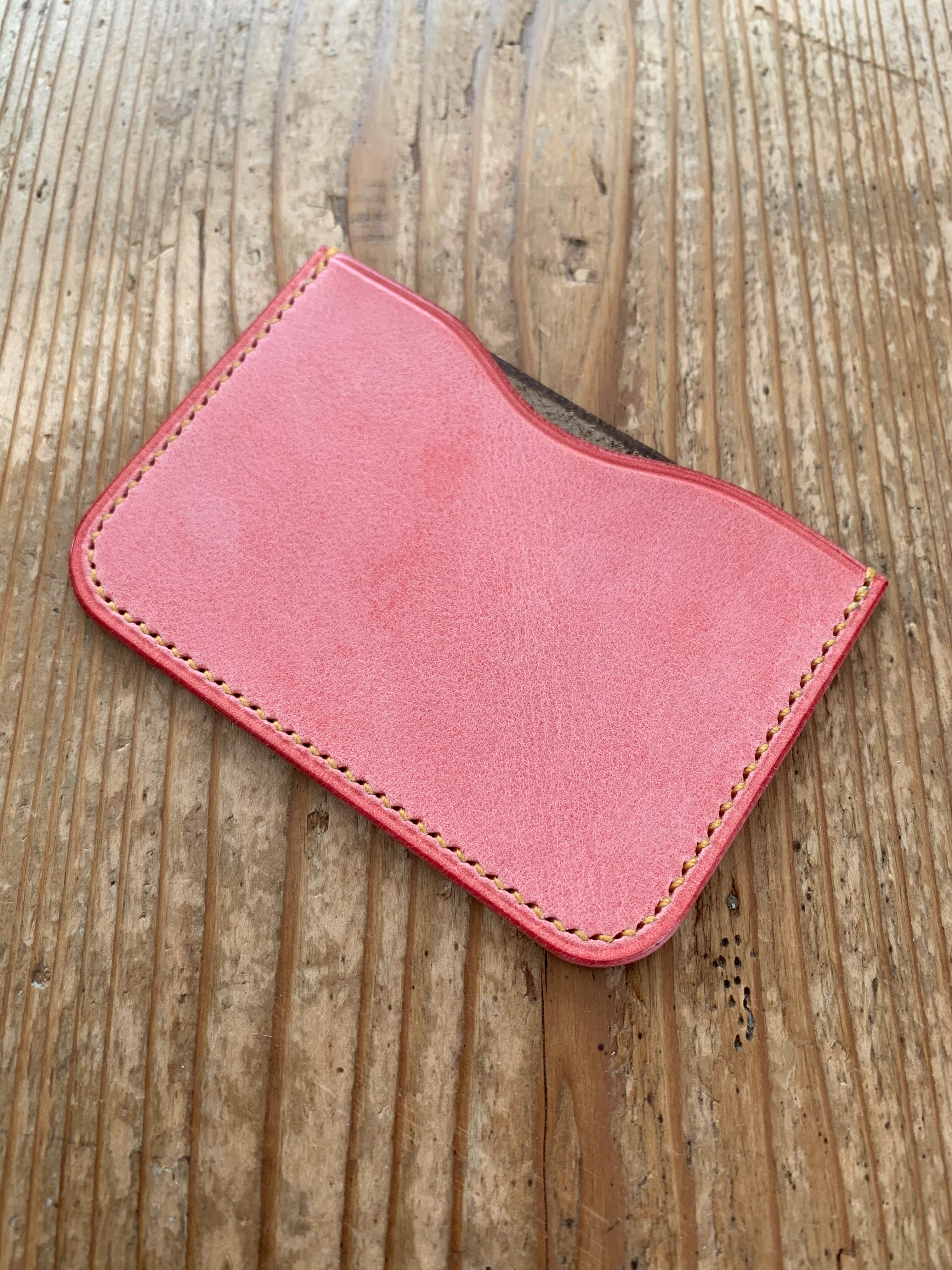 手縫いで創った革のシンプルパスケース『Macaron - Fragum - Topolino 468』