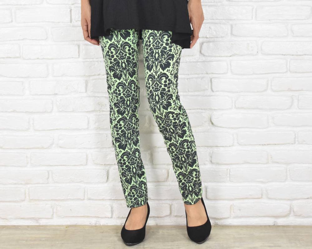 極上の穿き心地！おしゃれなアラベスク柄のスキニーストレートストレッチロングパンツ　ミント　大きいサイズあり