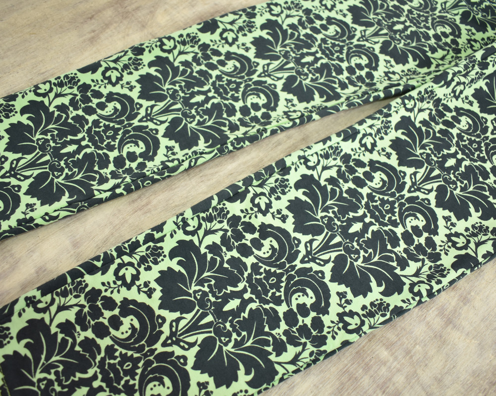 極上の穿き心地！おしゃれなアラベスク柄のスキニーストレートストレッチロングパンツ　ミント　大きいサイズあり