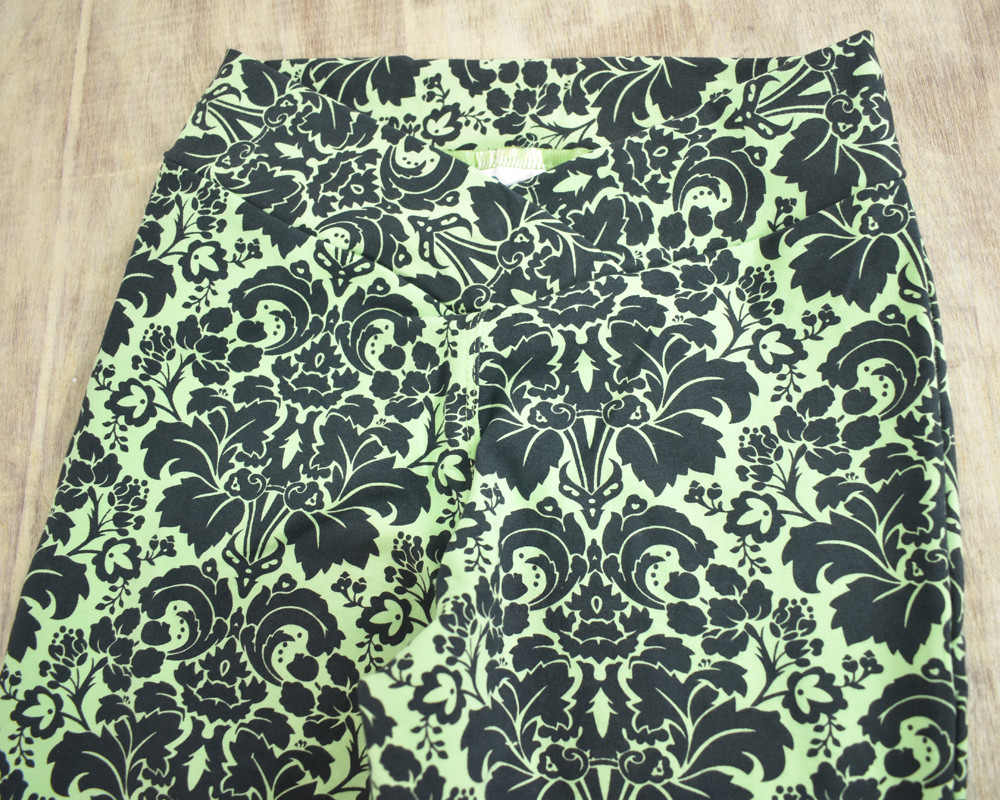 極上の穿き心地！おしゃれなアラベスク柄のスキニーストレートストレッチロングパンツ　ミント　大きいサイズあり