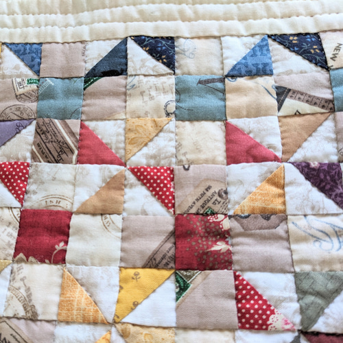 心を包む、ふんわりパッチワークキルトクッションカバー クッション