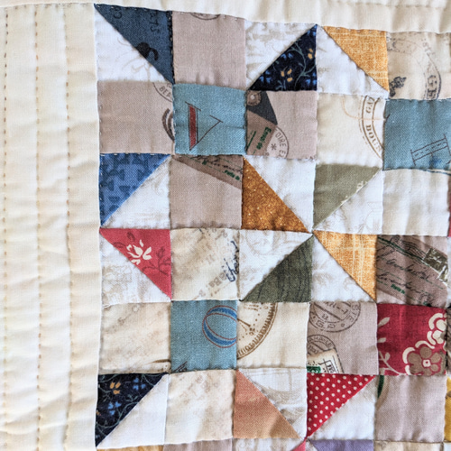 心を包む、ふんわりパッチワークキルトクッションカバー