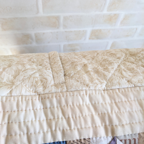 心を包む、ふんわりパッチワークキルトクッションカバー クッション