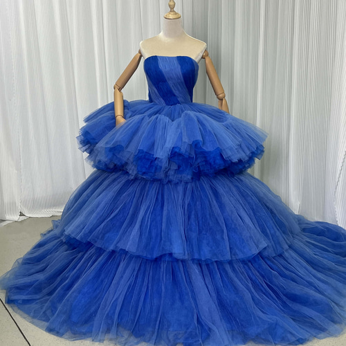 送料無料！人気上昇！カラードレス ベアトップ ボリュームドレス  