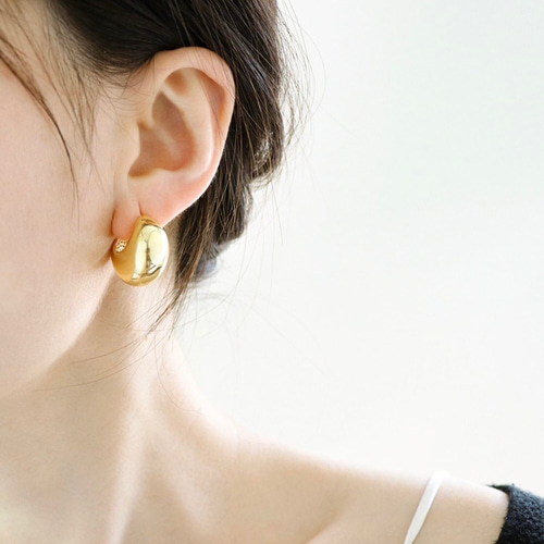 ぽってり フープピアス シンプル ぷっくり 大人女子 【ゴールド