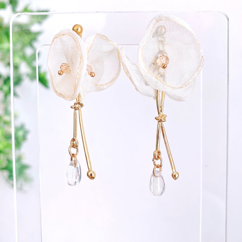 イヤカフ / ピアス / イヤリング シフォンフラワー 水滴 ちゅるん