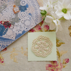 手編みレースの小さな飾りパーツ　丸ss04 4枚目の画像