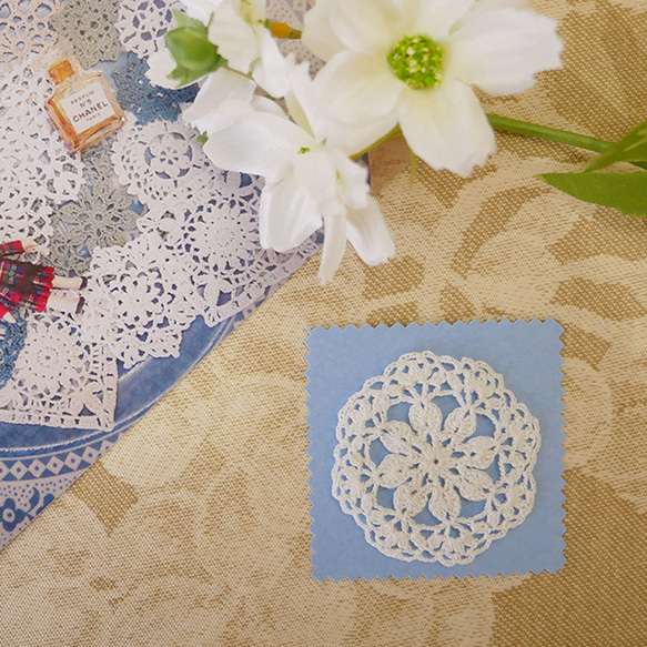 手編みレースの小さな飾りパーツ　丸ss04 3枚目の画像