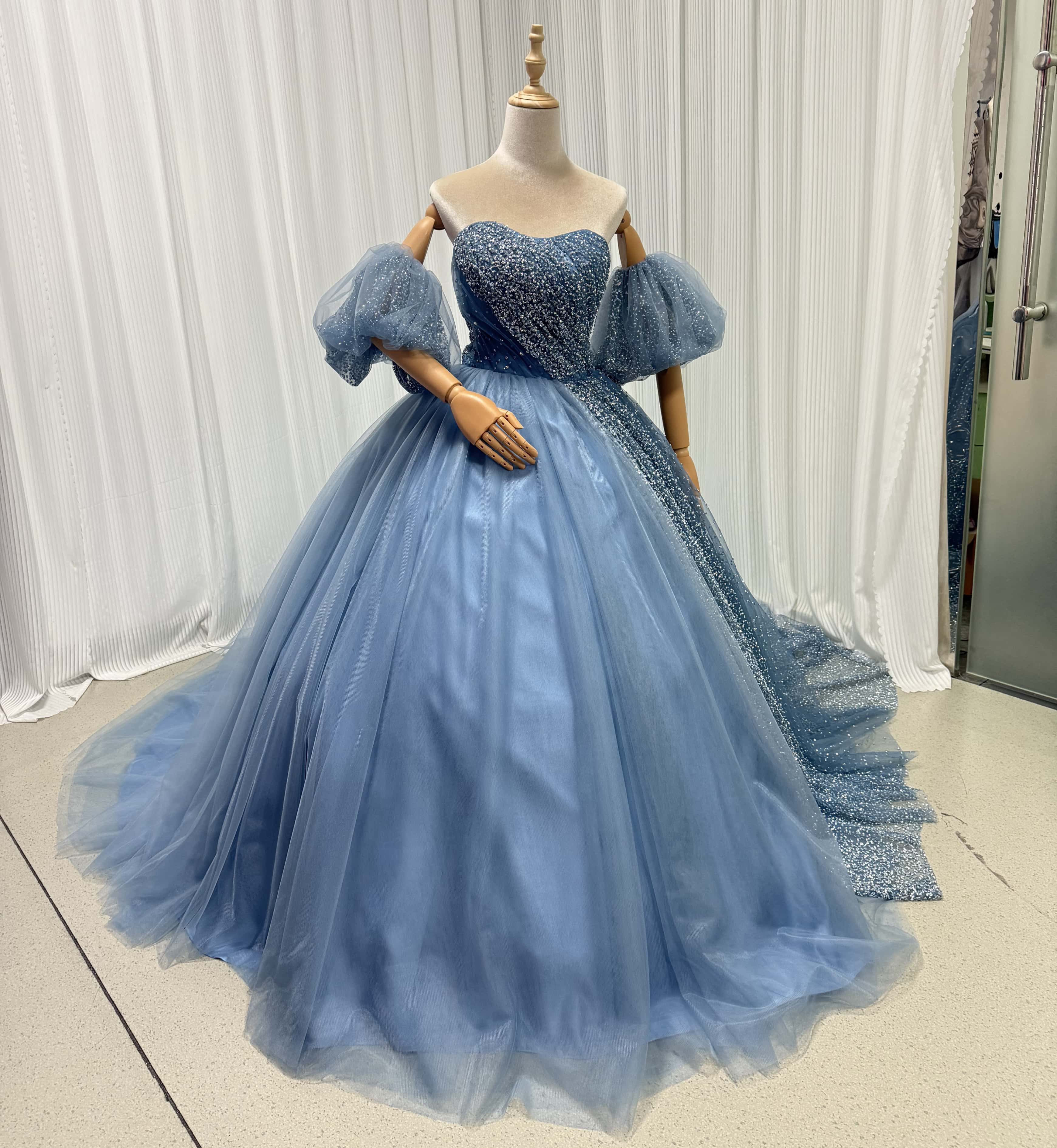 送料無料！カラードレス ブルーグレー 取り外し袖 ビジュードレス  編み上げ ハンドメイド  花嫁/ウェディングドレス