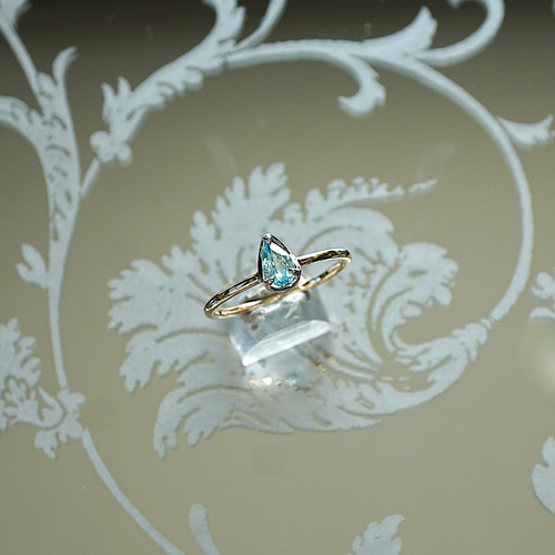 PT950×K10YG ペアシェイプ ブルージルコン リング 指輪・リング