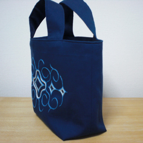 アイヌ文様刺繍】ミニトートバッグ 紺色 トートバッグ michiko-mama