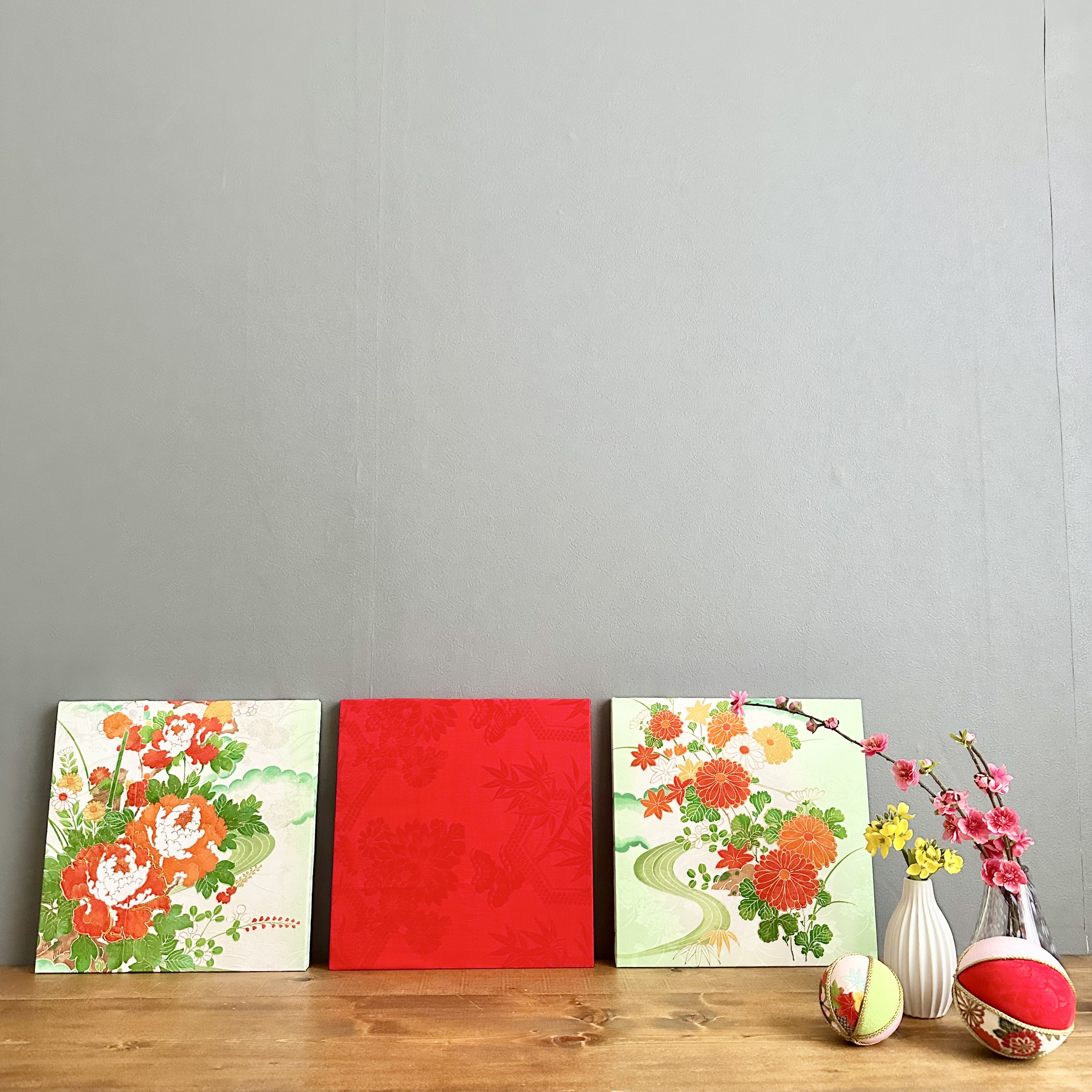 着物のファブリックパネル　ハレの日　淡緑に菊と牡丹（3枚セット）着物　リメイク　インテリア　ギフト　アート　ひなまつり 7,665円