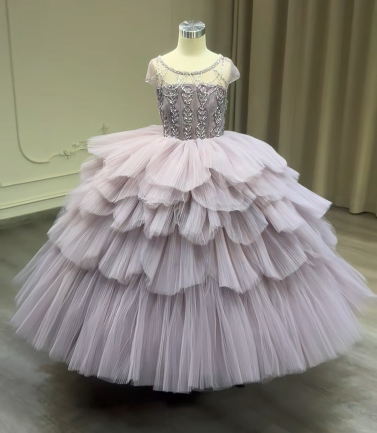 子供用カラードレス　紫　多層チュール　可愛い　上品　イリュージョン　可愛いスカート　演奏会音楽会　編みあげ　サイズ調節可