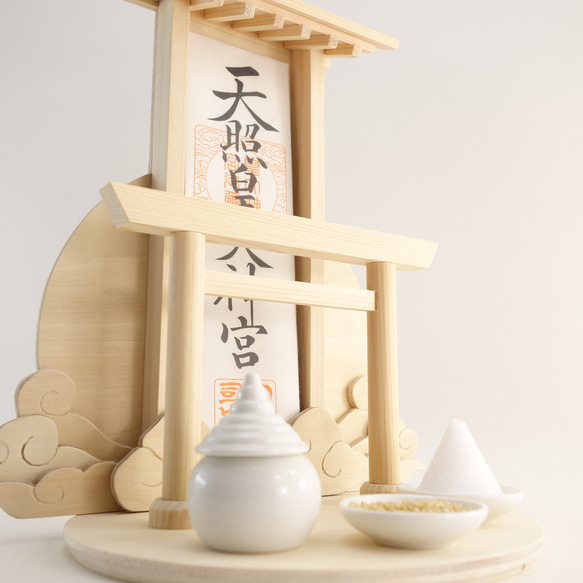 神棚《太陽》神具３点セット　壁掛け可　　　神棚　御札立て　鳥居　 6枚目の画像