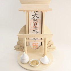 神棚《太陽》神具３点セット　壁掛け可　　　神棚　御札立て　鳥居　 3枚目の画像