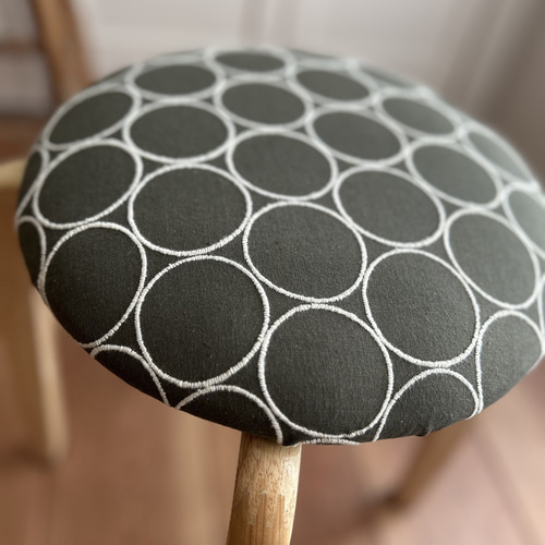 楽天市場】スツール かわいい おしゃれ 刺繍 高さ40cm 低め 木製