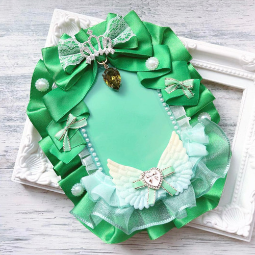 硬質ケース デコ トレカデコ 緑 羽 パール 名刺入れ・カードケース