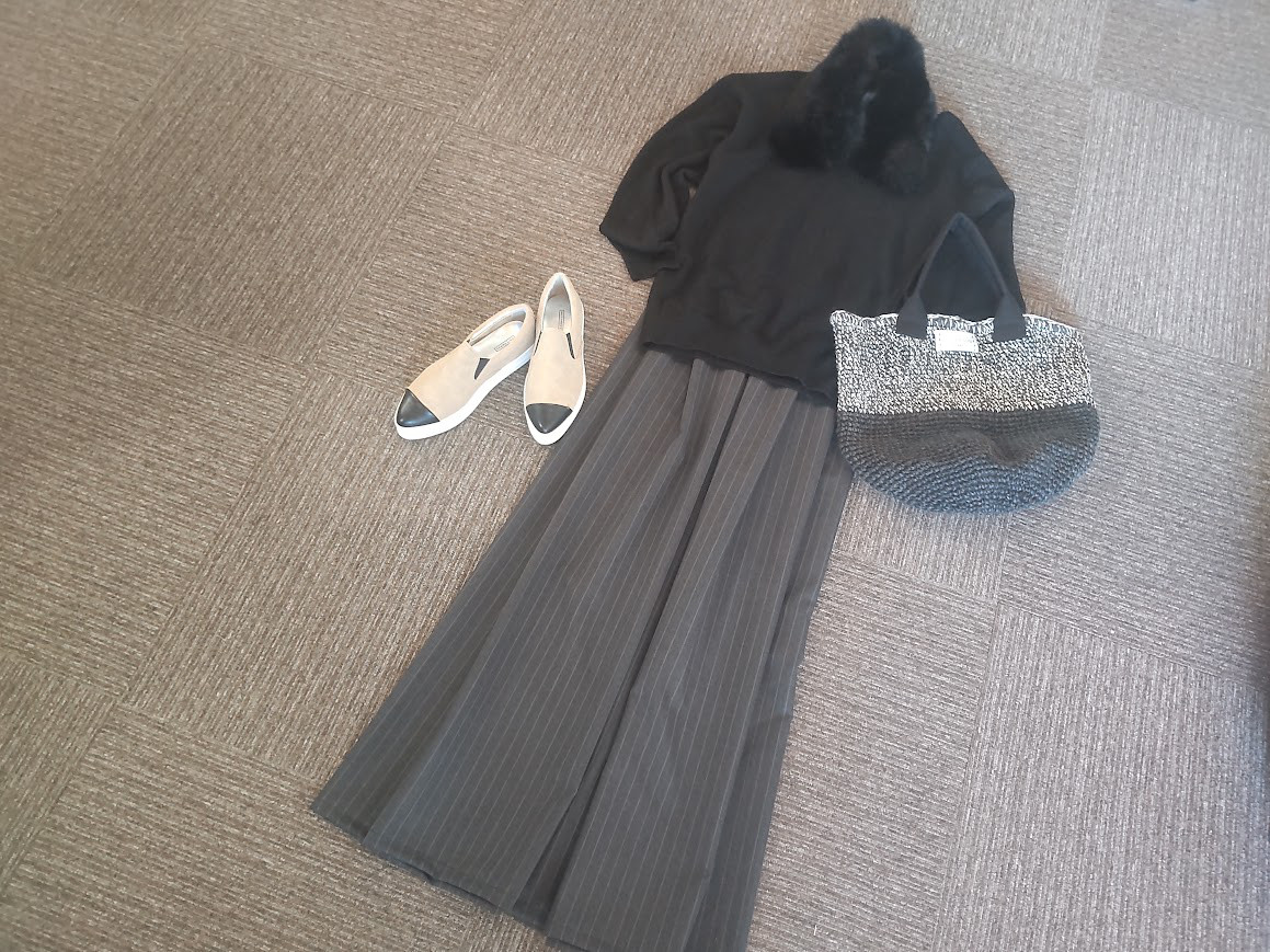 ★83㎝まで★イタリア製紳士用ウールでハンサム・スカート★薄いグレーのピン・ストライプ★