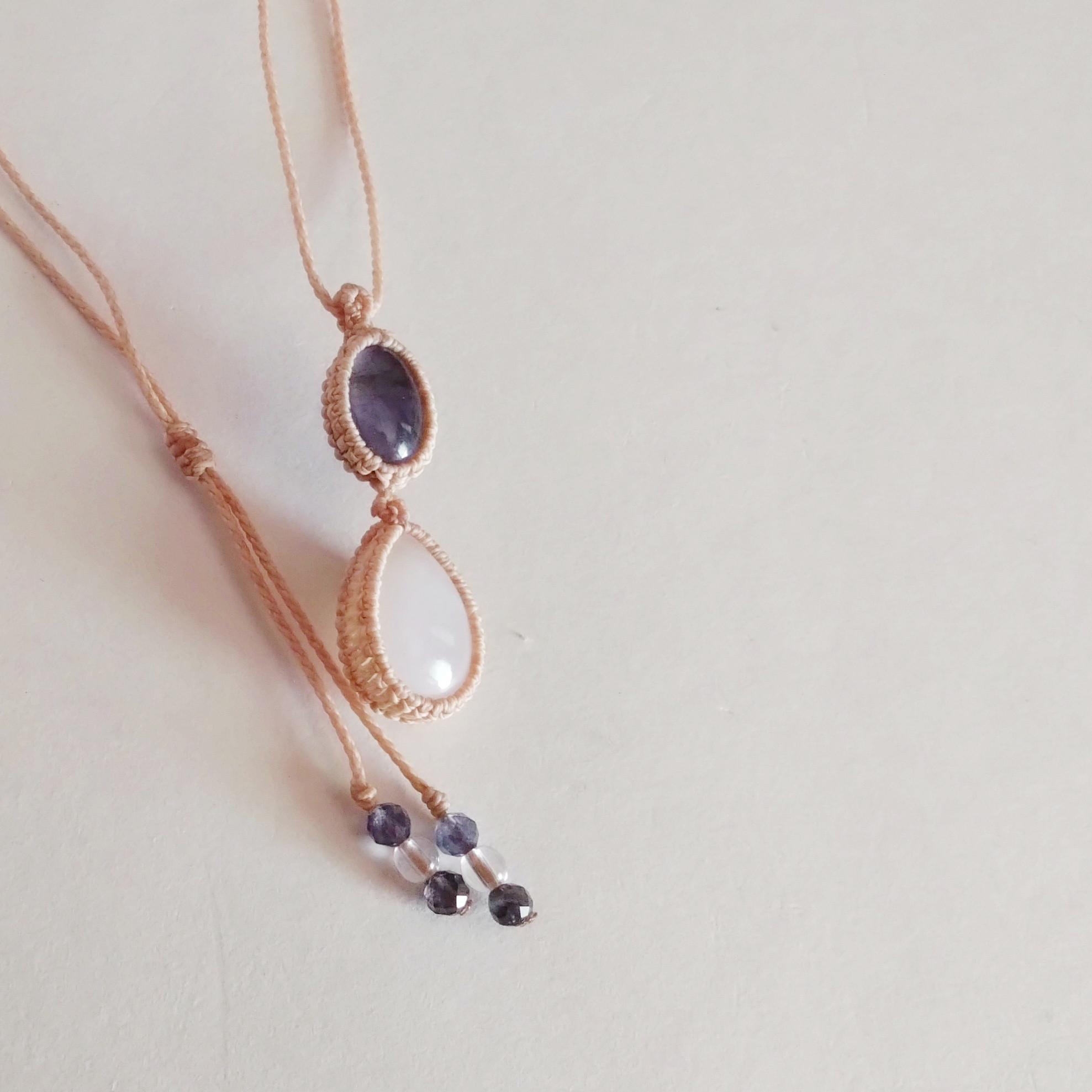 アイオライト×ブルームーンストーン マクラメネックレス