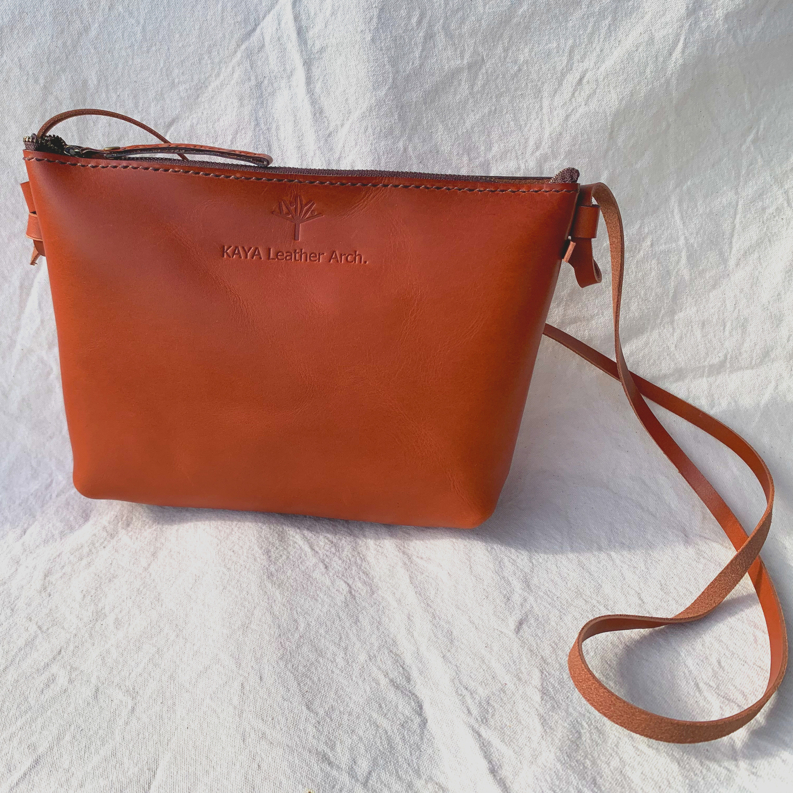 【牛ヌメ革・一点もの】　サコッシュ　（茶色・A5サイズ）