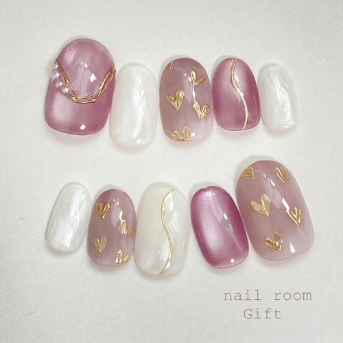 ふんわりピンクのミラーハート / ハートネイル バレンタインネイル