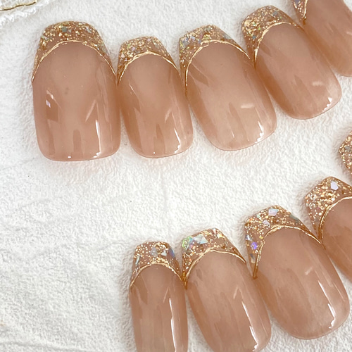 きらきらガラスフレンチ / フレンチネイル キラキラネイル 上品ネイル