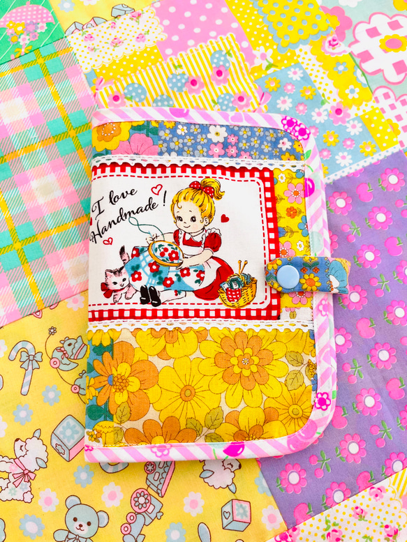 【昭和平成レトロや猫好きに♪】かわいいネコちゃんの小物入れ♡ 昭和レトロガールズ「可愛い女の子とねこ」母子手帳ケース 手帳
