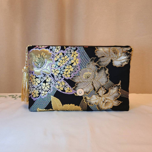 Creema SPRINGS 】刺繍入黒金青モダン花模様シルク着物帯の2ways