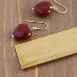 レッドアゲート＜ハートシェイプ＞のピアス（K14GF）※イヤリングに変更可 5枚目の画像