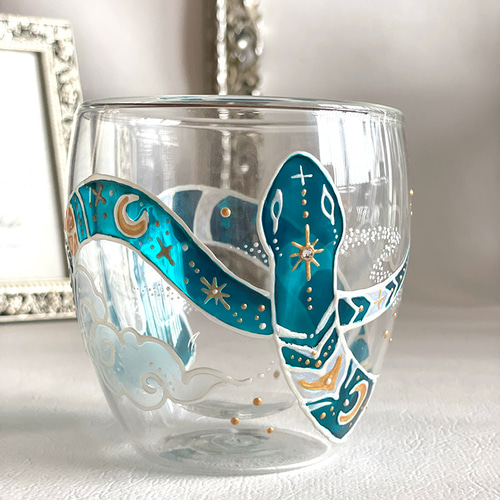 SEA,Swedenの手描き飾りグラス、美術工芸品 ラインストーン輝く神秘的な青蛇 Wウォール耐熱グラス 手描き/記念日