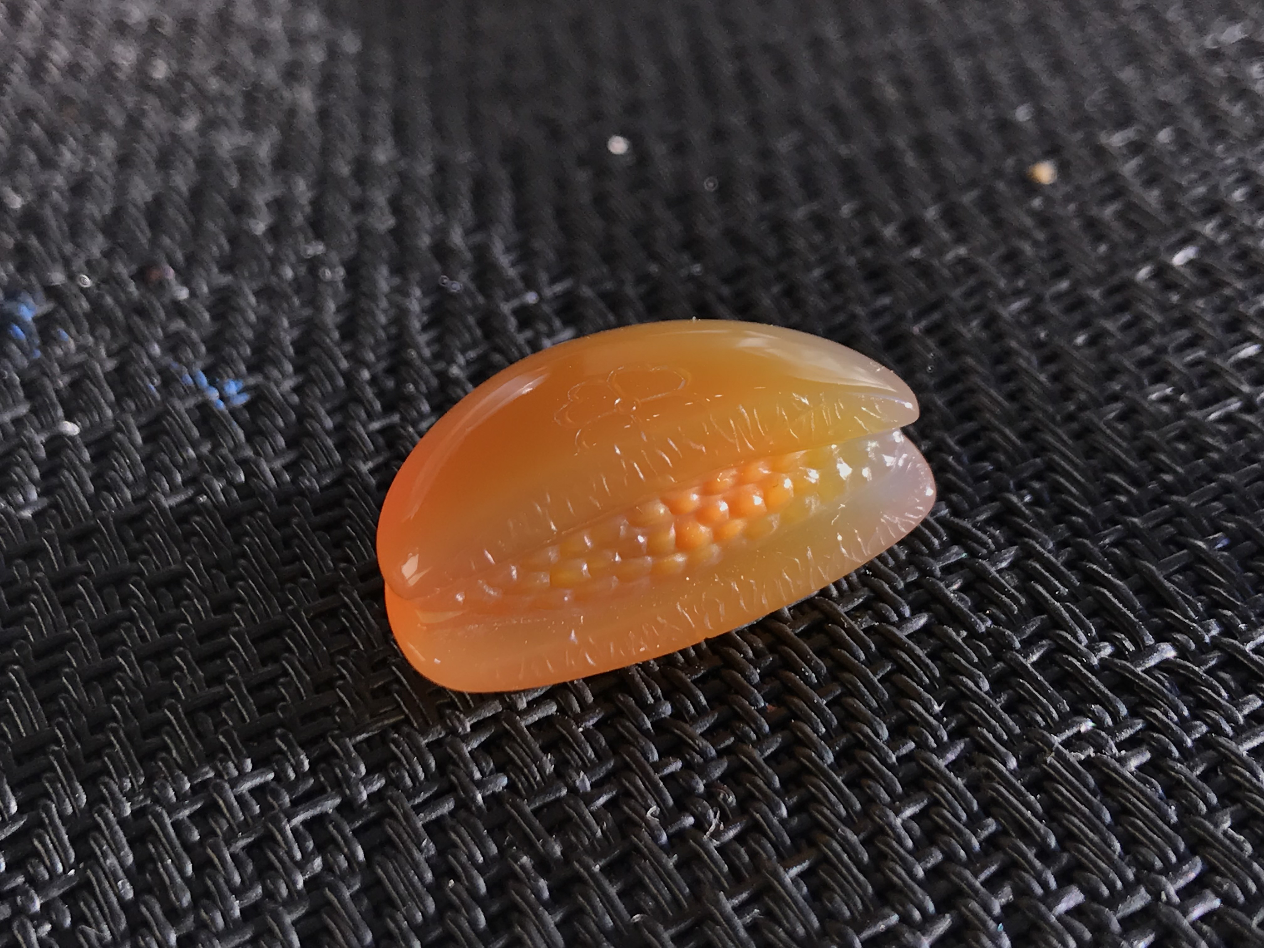 ゴビ石−1334 ゴビ瑪瑙　彫刻　どら焼き