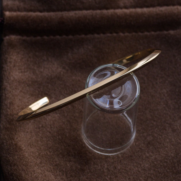 ■K18YGトライアングルバングル-幅3㎜｜素材-18金イエローゴールド◆スターツイスト｜オーダーメイド｜サイズオーダー