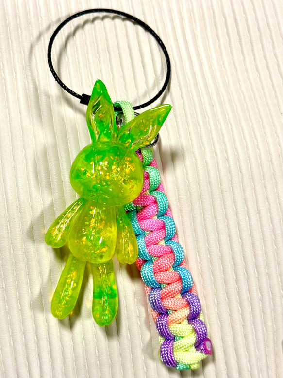 レジン うさ耳 イニシャルキーホルダー イニシャル kかわいい