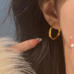 ★★24K★★（両耳）K24純金彫刻フープピアス直径2.4cm24金ピアス24K純金ピアス24金つけっぱなしOK 3枚目の画像