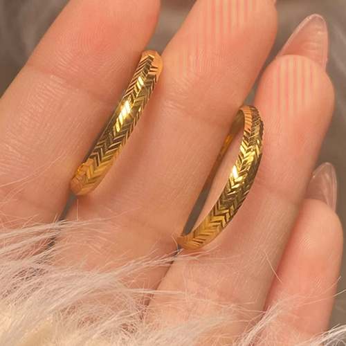 新品♡ K18YG 2×15mm フープピアス 18金 ピアス 刻印あり ペア