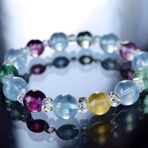 煌く水面のようなアクアマリンとマルチカラー（ミックスカラー）の