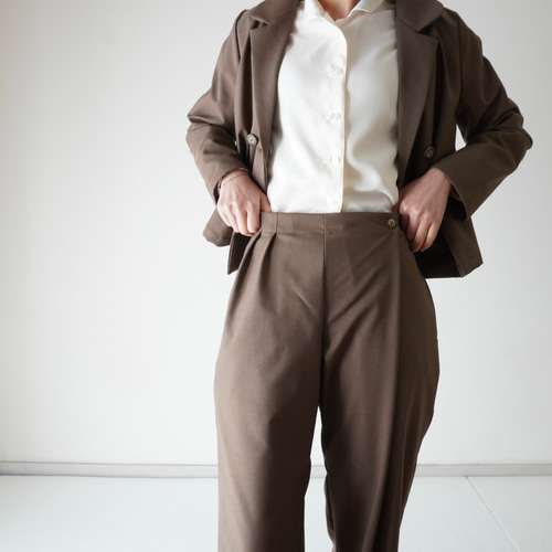 セットアップ テーラード・ダブルショートジャケット&変形タック