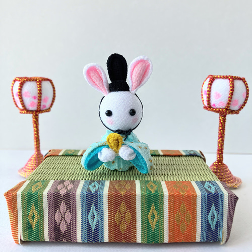 うさぎのお雛様 親王飾り②(黄色のお着物) つまみ細工 ちりめん細工