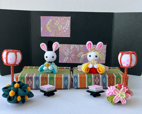 うさぎのお雛様 親王飾り②(黄色のお着物) つまみ細工 ちりめん細工