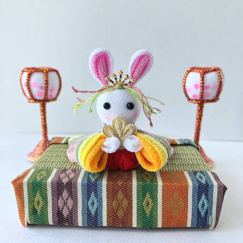 うさぎのお雛様 親王飾り②(黄色のお着物) つまみ細工 ちりめん細工