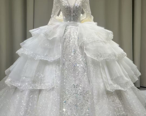 ウエディングドレス　ホワイト　レース　背後リボン　ビジュウ　11号　y20 ウエディングドレス ホワイト レース 背後リボン ビジュウ 11号 y20