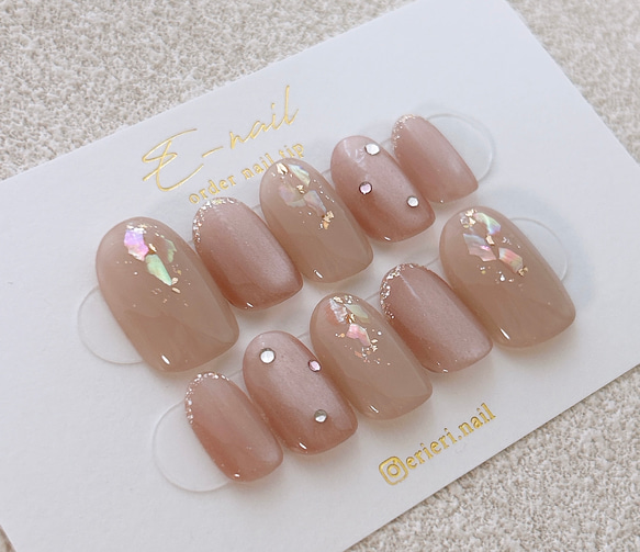 煌めくピンクの大人ネイル♡ ピンクベージュ マグネット キラキラ