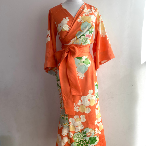 着物リメイク サーモンオレンジ　ロングマーメイドスカート 着物リメイク サーモンオレンジ カシュクールブラウスと