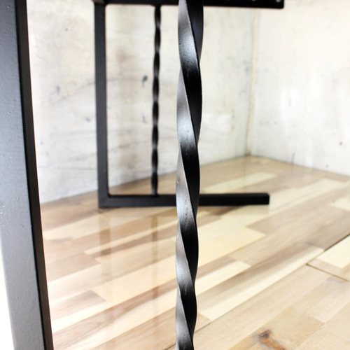 アイアンレンジラック・角鉄ネジり仕様 棚・シェルフ・ラック